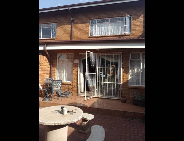 2 BEDROOM TOWNHOUSE FOR SALE IN EDELWEISS